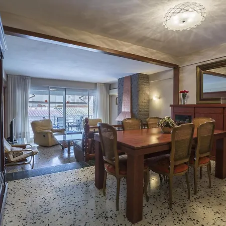 Apartment R54 Montserrat 11-2 *