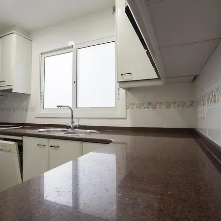 R54 Montserrat 11-2 Apartment *